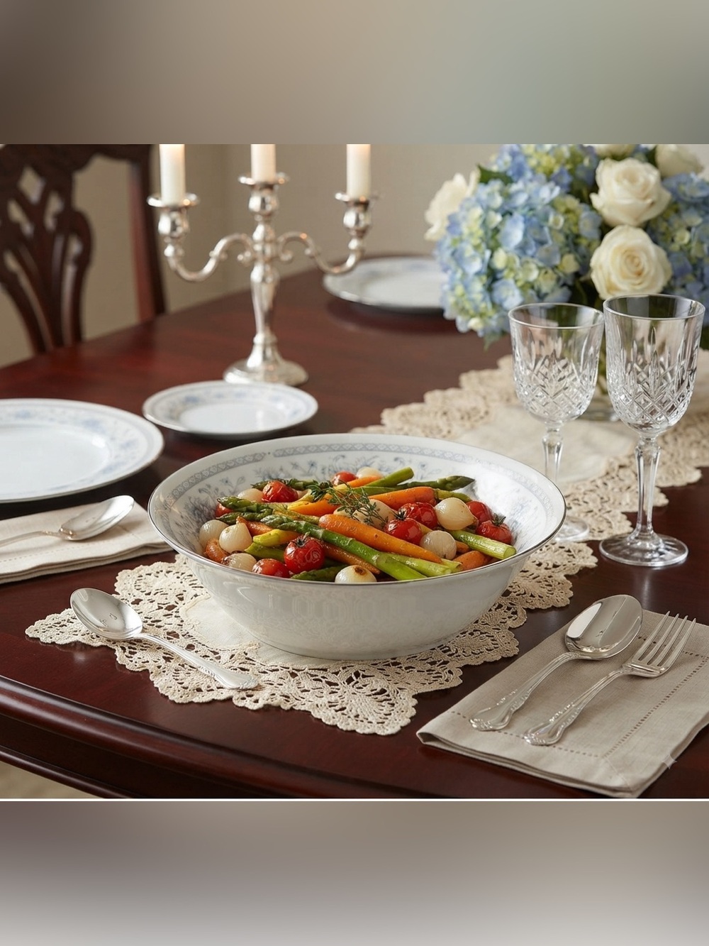 AMERICAN LIMOGES SALEM HERITAGE COLLECTION BRIDAL BOUQUET ROUND VEGETABLE BOWl